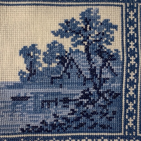 Tablecloth Handmade Vntg Delft Blue with Windmills with 5 Napkins - Picture 7 of 14